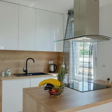 Super Modern Gold, Beautiful View דירה טרוגיר