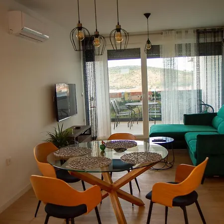 Super Modern Gold, Beautiful View דירה טרוגיר